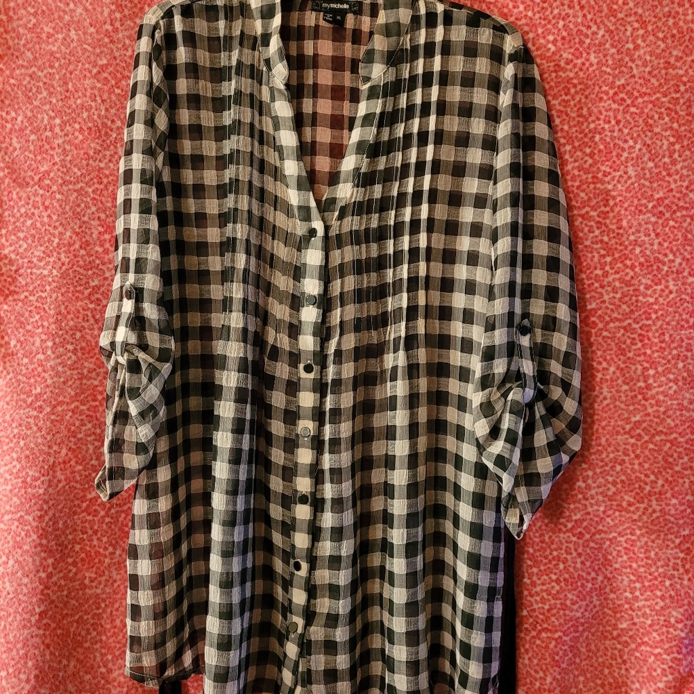 Women's My Michelle Sheer Top - Picture 4 of 7